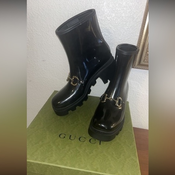 Gucci Shoes - Authentic Gucci horsebit boots
